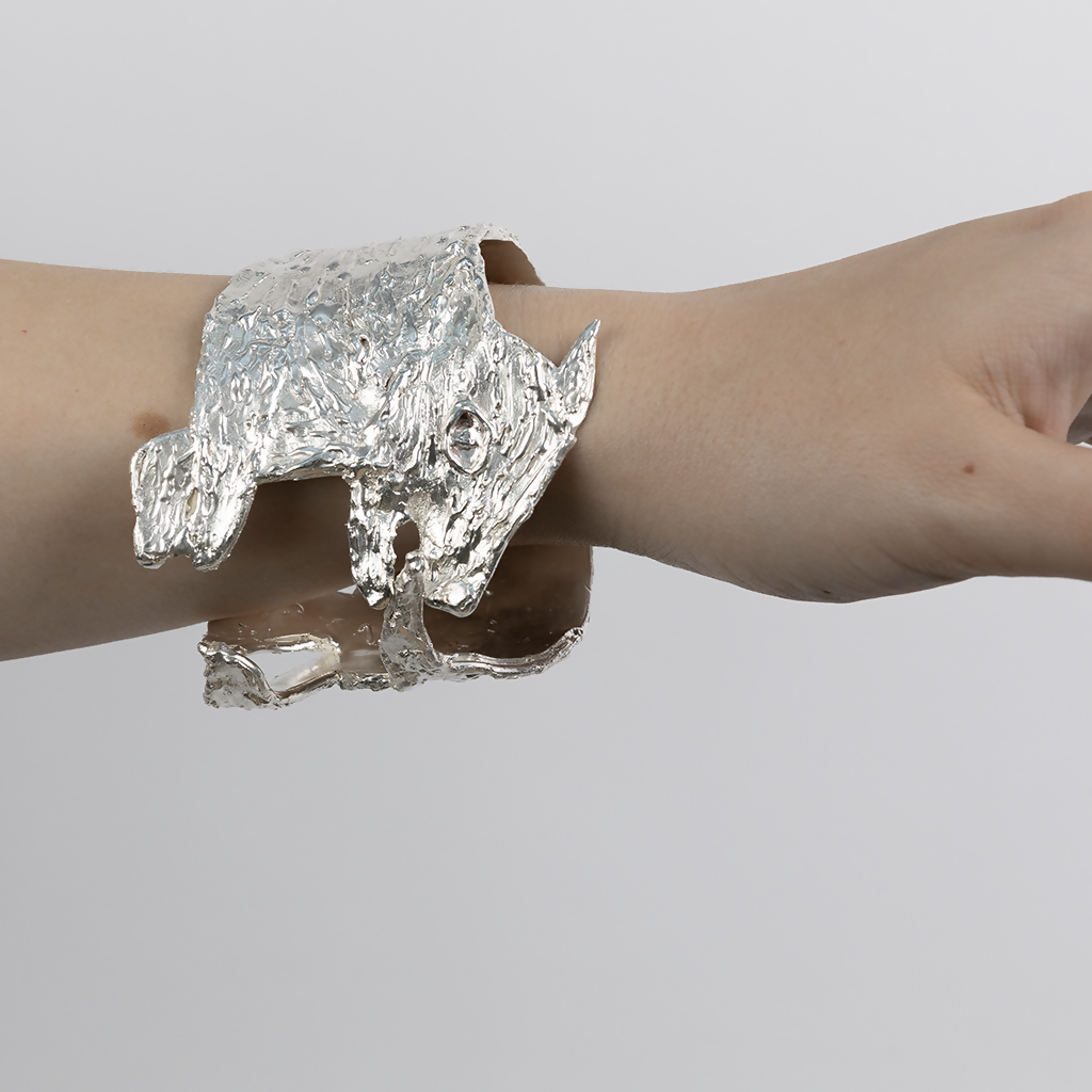 Chasing your tail- bracelet